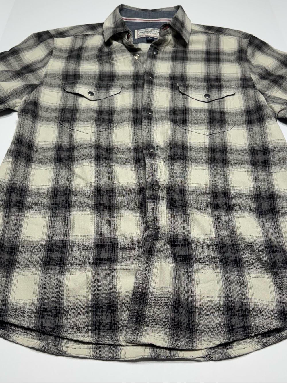 Men's Black & Cream Plaid Button-Down Casual Shirt